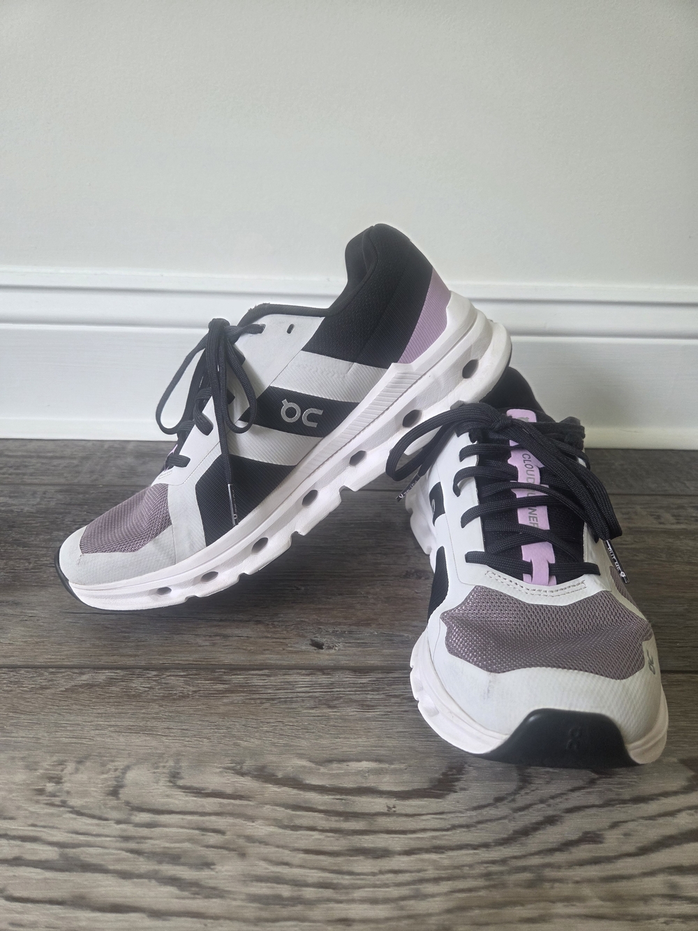 On Running Cloudrunner Women's Heron/Black Running Shoes Size 8